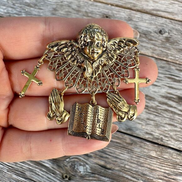 Vintage Jewelry Praying Guardian Angel Charm Brooch Pin - Picture 1 of 2
